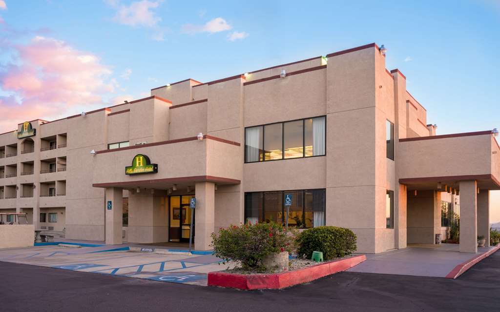 San Bernardino Inn & Suites Extérieur photo
