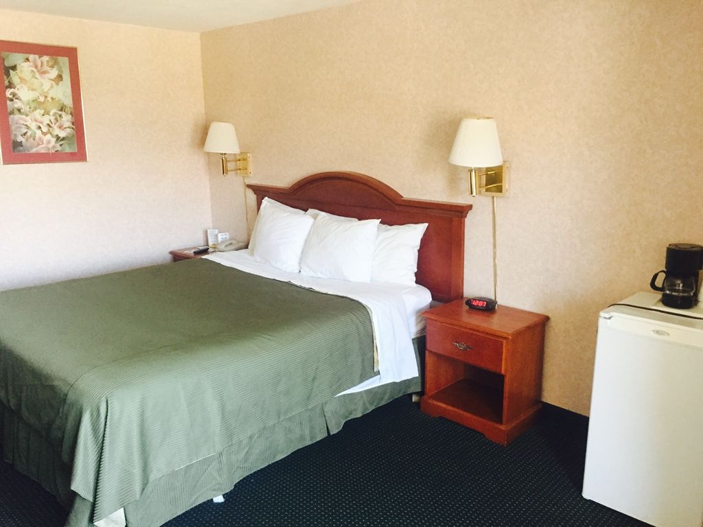 San Bernardino Inn & Suites Chambre photo