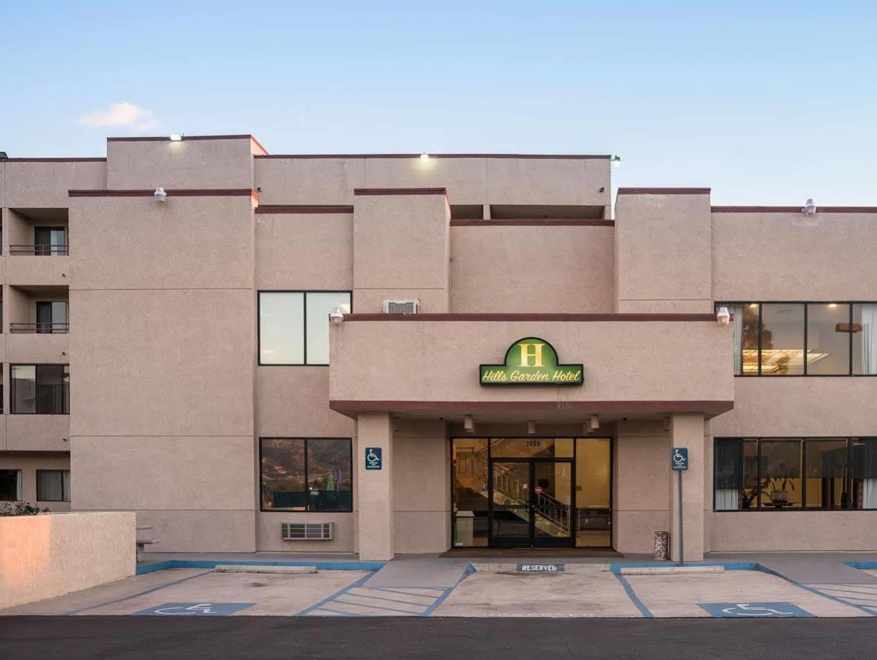 San Bernardino Inn & Suites Extérieur photo